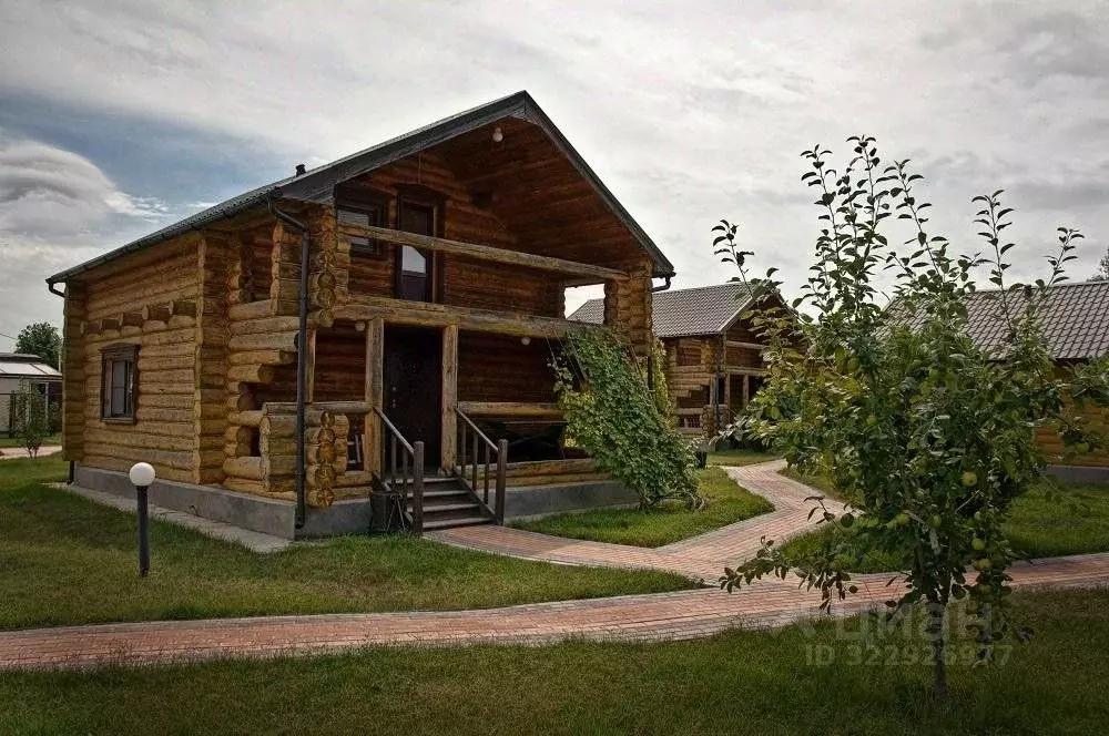 Дом в Астраханская область, Камызякский район, с. Образцово-Травино ... - Фото 1