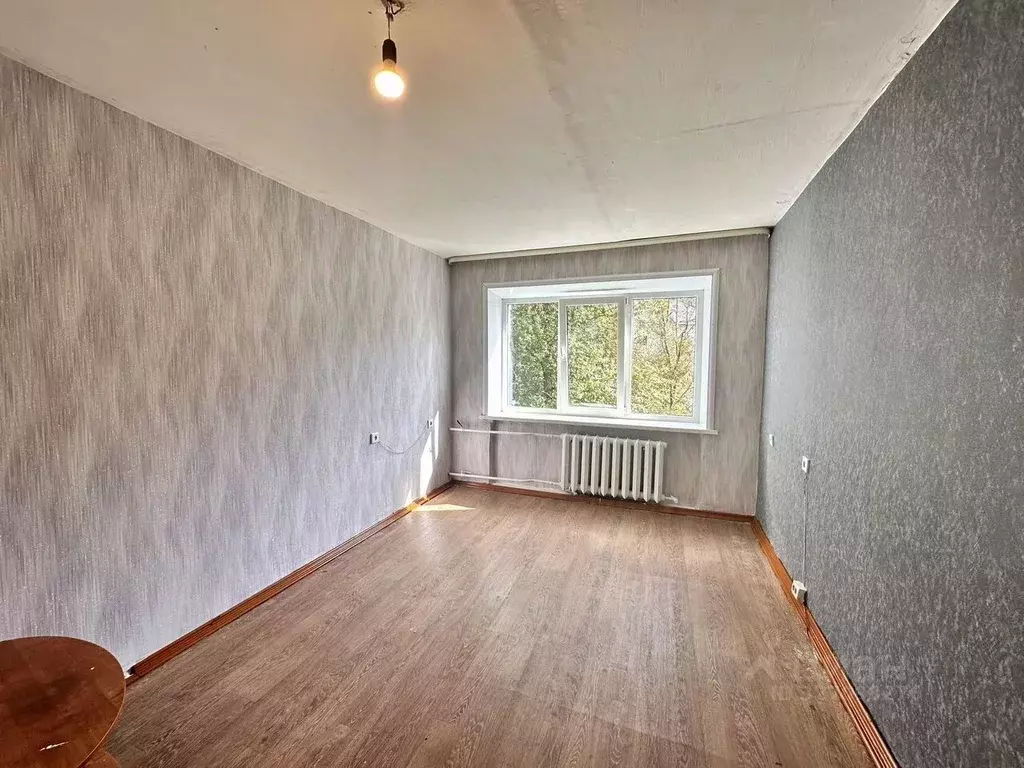 Комната Новгородская область, Великий Новгород Локомотивная ул., 1к2 - Фото 1