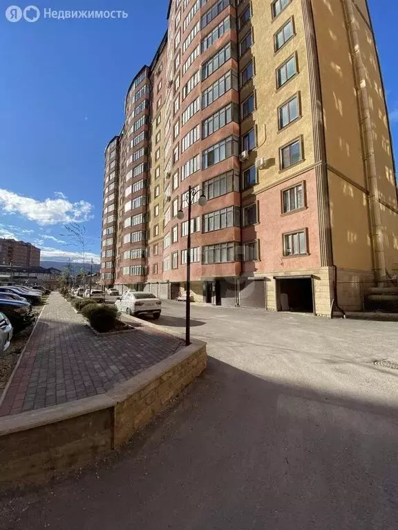 3-комнатная квартира: Махачкала, улица Хаджи Булача, 16Б (100 м) - Фото 2