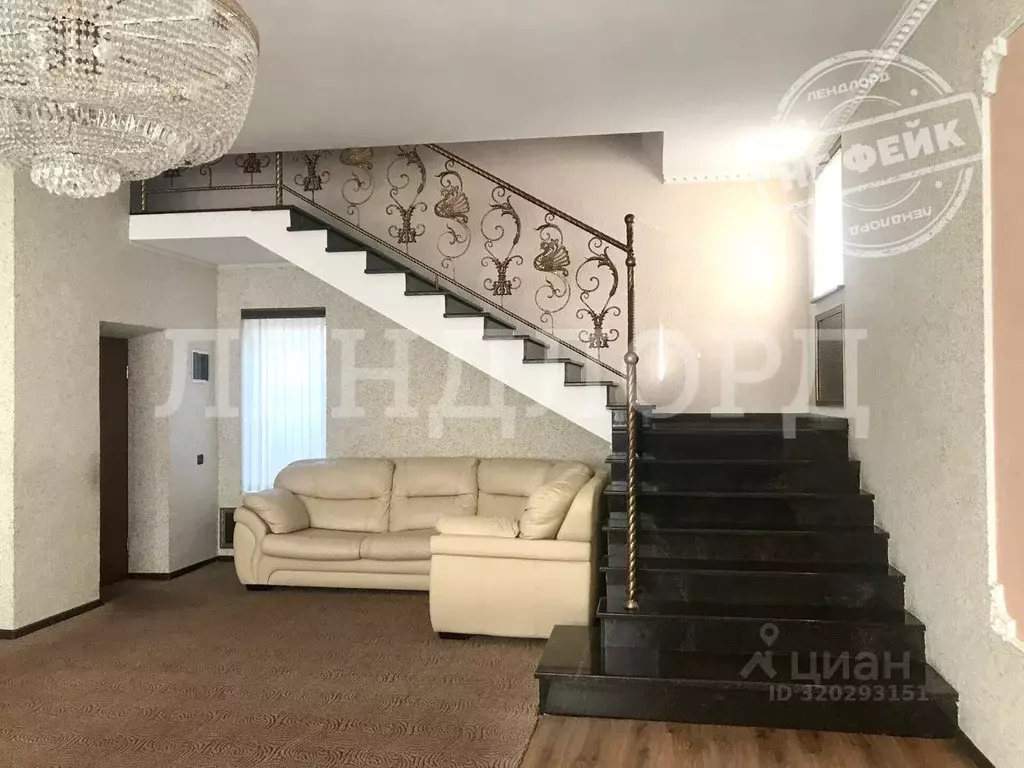 Дом в Ростовская область, Ростов-на-Дону Узкий пер. (300 м) - Фото 1