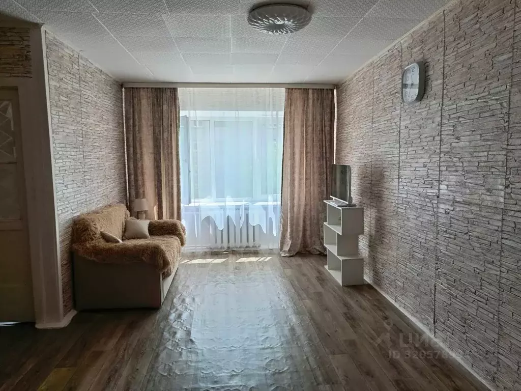 2-к кв. Калужская область, Жуков ул. Ленина, 10 (42.6 м) - Фото 1