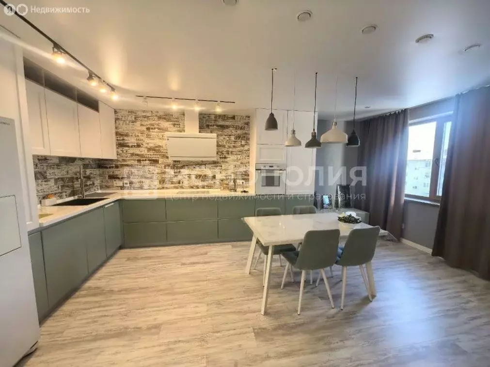 3-комнатная квартира: Белогорск, улица Луценко, 6 (71.1 м) - Фото 2