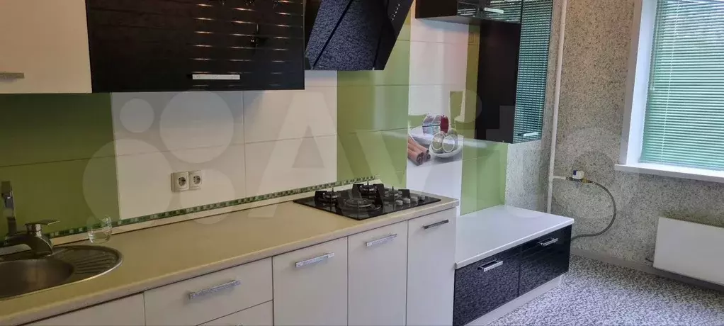 3-к. квартира, 90 м, 3/10 эт. - Фото 0