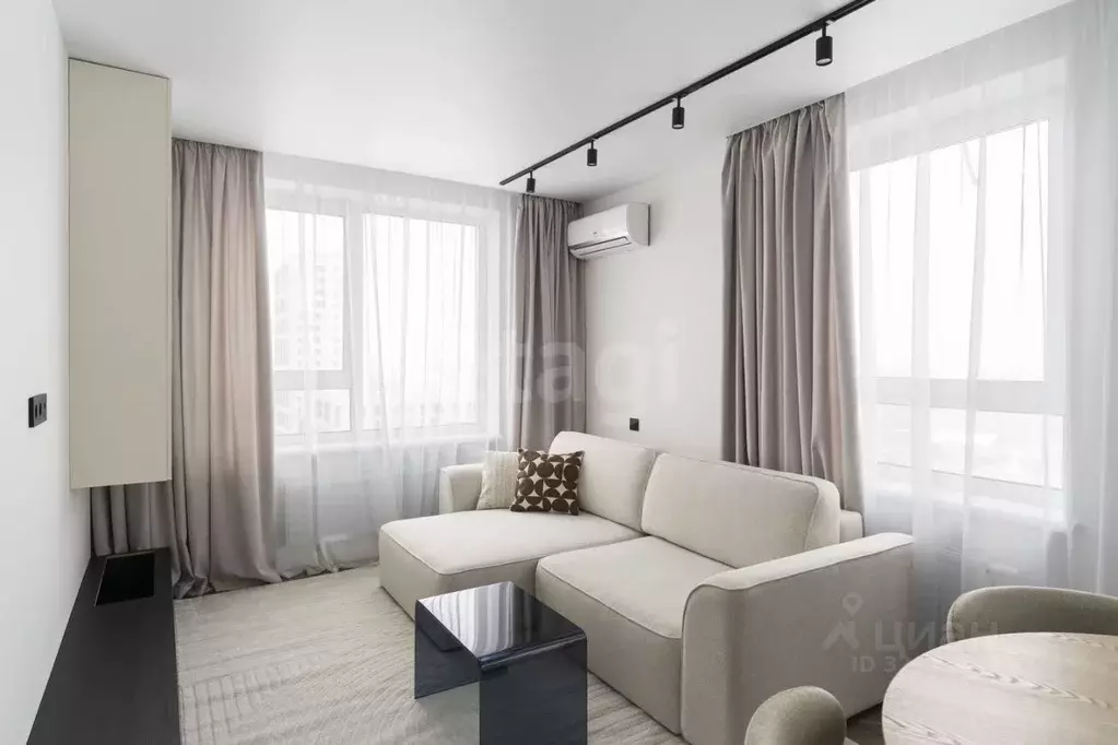 2-к кв. Тюменская область, Тюмень Харьковская ул., 72Б (64.9 м) - Фото 1