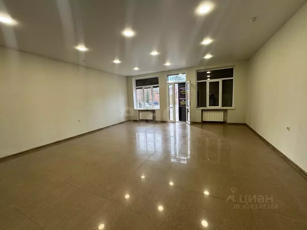 Торговая площадь в Северная Осетия, Владикавказ ул. Леваневского, 262 ... - Фото 1