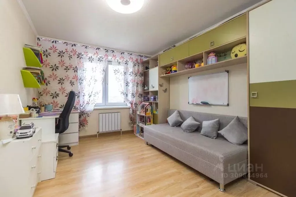 3-к кв. Башкортостан, Уфа ул. Максима Горького, 54 (80.0 м) - Фото 1