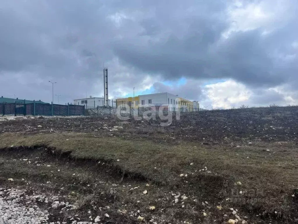 Участок в Крым, Симферопольский район, Добровское с/пос, с. Пионерское ... - Фото 2