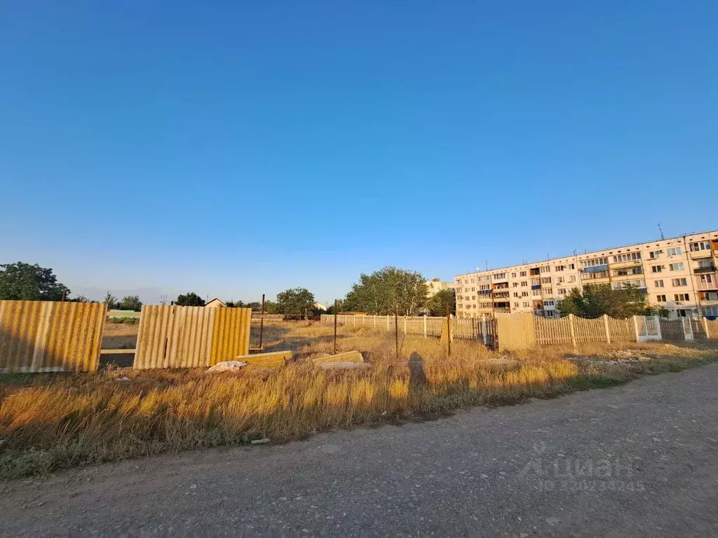 Участок в Волгоградская область, Светлоярский район, с. Большие ... - Фото 1