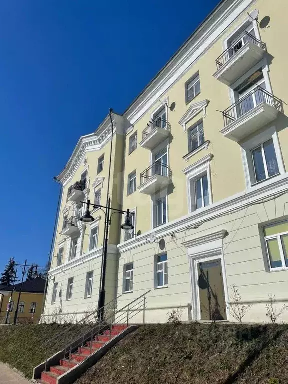 3-к кв. Ярославская область, Углич Спасская ул., 6 (68.7 м) - Фото 1