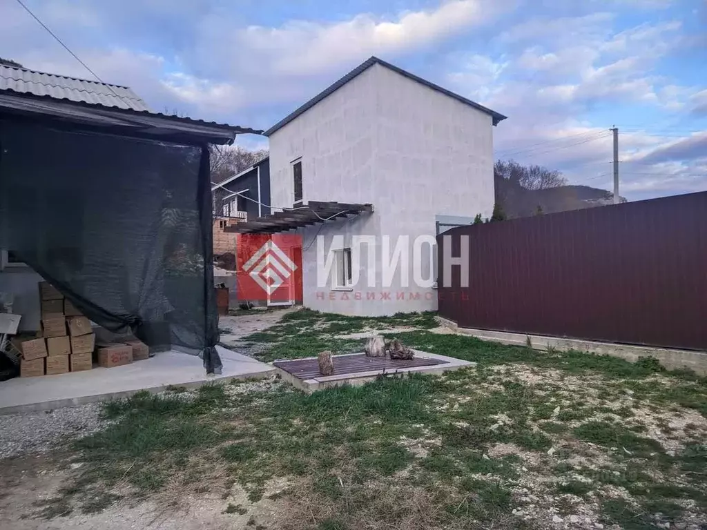 Дом в Крым, Бахчисарайский район, Верхореченское с/пос, с. ... - Фото 2