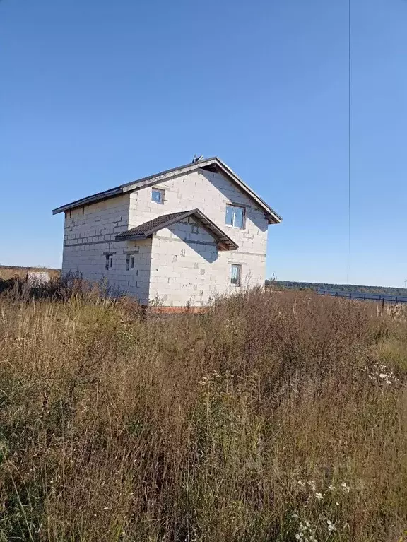 Дом в Калужская область, Жуковский муниципальный округ, д. Чубарово  ... - Фото 1