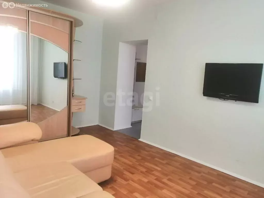 1-комнатная квартира: Киров, улица Защитников Отечества, 18 (40.6 м) - Фото 1