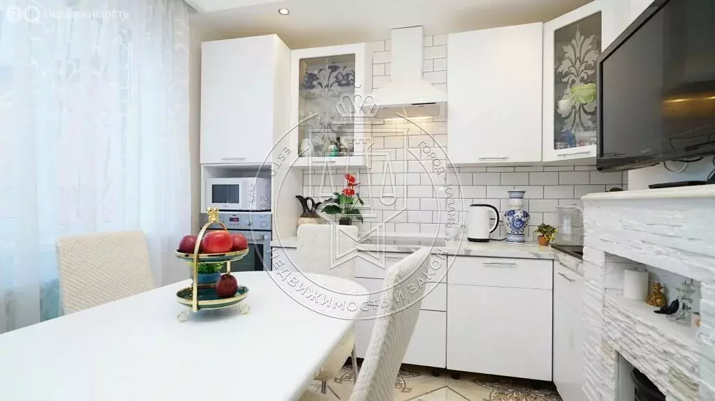 3-комнатная квартира: Казань, проспект Ямашева, 61 (74.2 м) - Фото 0