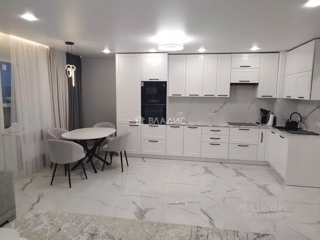 2-к кв. Владимирская область, Владимир просп. Строителей, 9А (70.0 м) - Фото 1