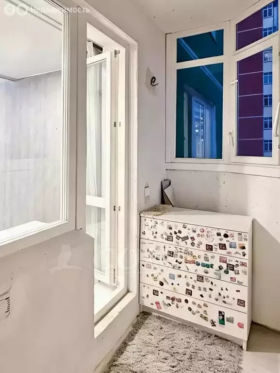 1-комнатная квартира: Тюмень, улица Федюнинского, 56 (46.1 м) - Фото 1