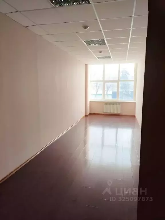 Офис в Самарская область, Тольятти Новозаводская ул., 37 (24 м) - Фото 1