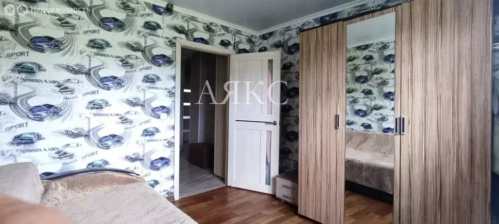 3-комнатная квартира: Ишимбай, улица Чкалова, 30 (61.6 м) - Фото 1