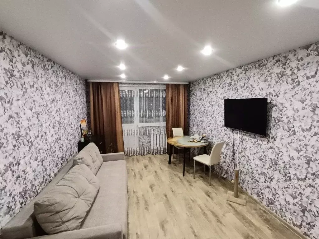 3-к кв. Свердловская область, Первоуральск ул. Емлина, 2 (59.8 м) - Фото 1