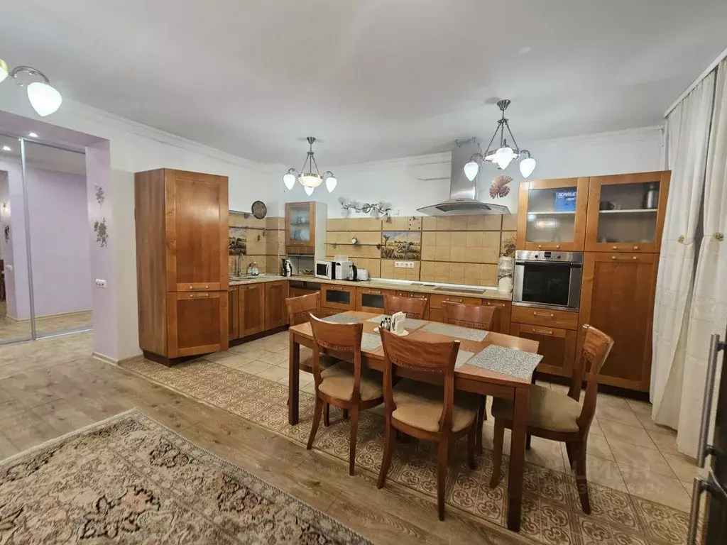 2-к кв. Тюменская область, Тюмень ул. Салтыкова-Щедрина, 57 (134.0 м) - Фото 0