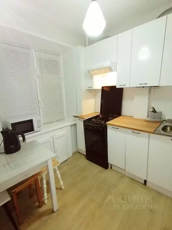 3-к кв. Новгородская область, Великий Новгород ул. Зелинского, 2 (54.6 ... - Фото 1