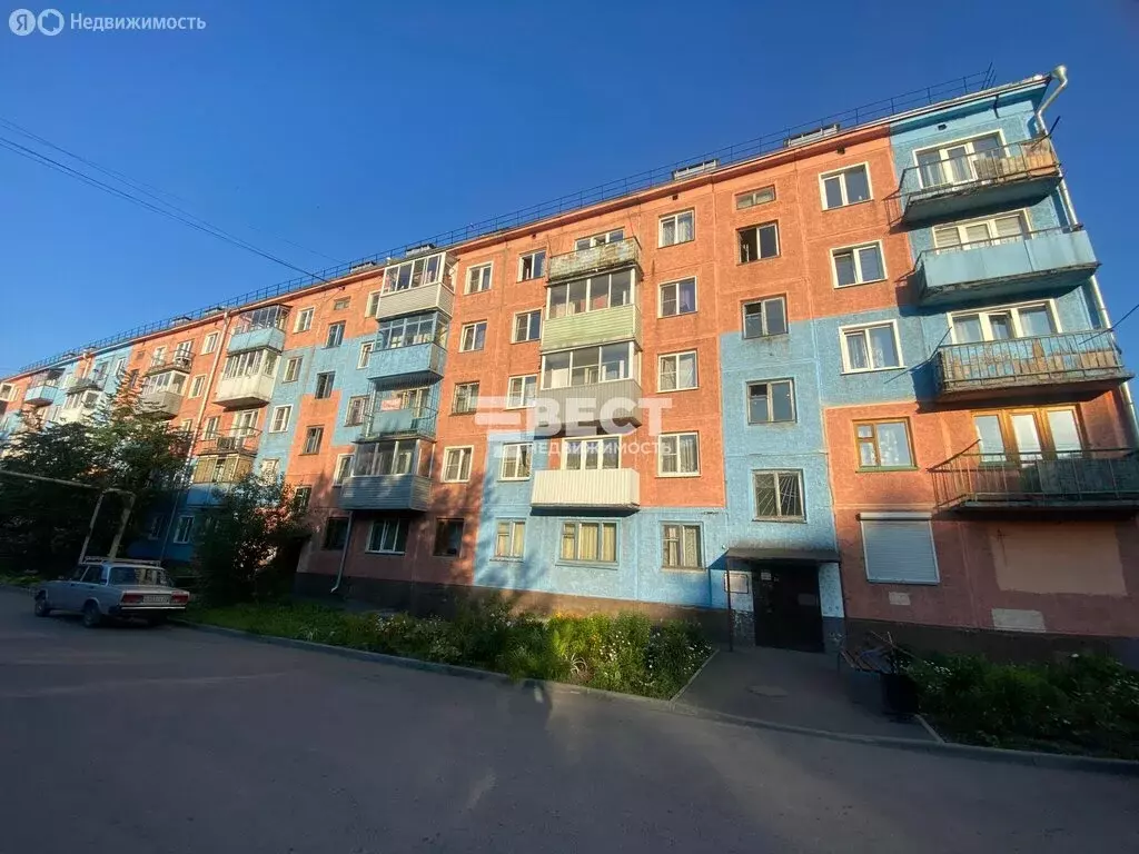 3-комнатная квартира: Полысаево, улица Крупской, 108 (55.9 м) - Фото 1