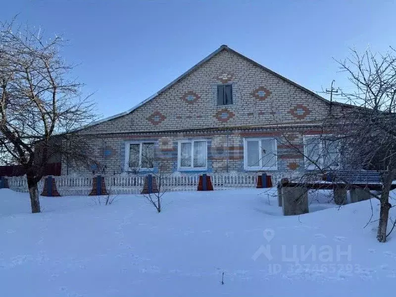 Дом в Белгородская область, Корочанский район, Яблоновское с/пос, с. ... - Фото 1
