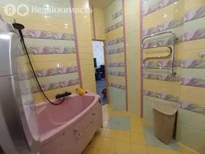 3-комнатная квартира: Уссурийск, Комсомольская улица, 30 (100 м) - Фото 0