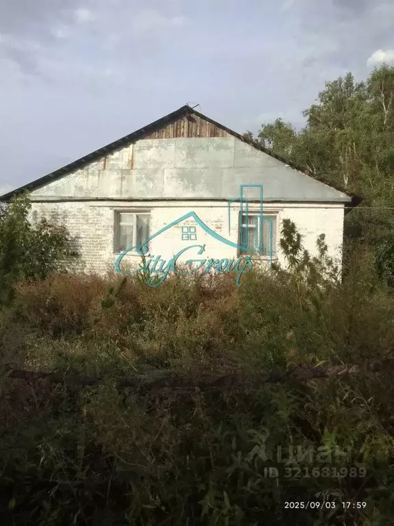 Дом в Оренбургская область, Кувандыкский муниципальный округ, с. ... - Фото 1