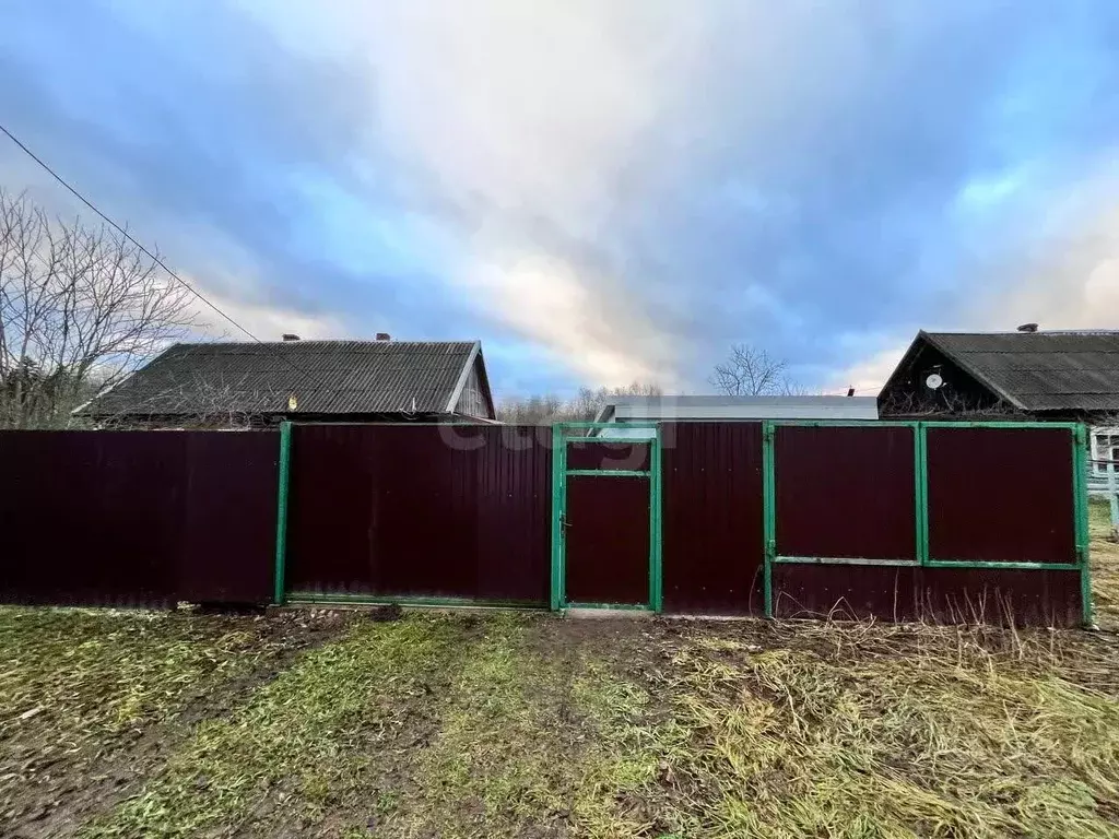 Дом в Ленинградская область, Киришский район, Глажевское с/пос, пос. ... - Фото 1