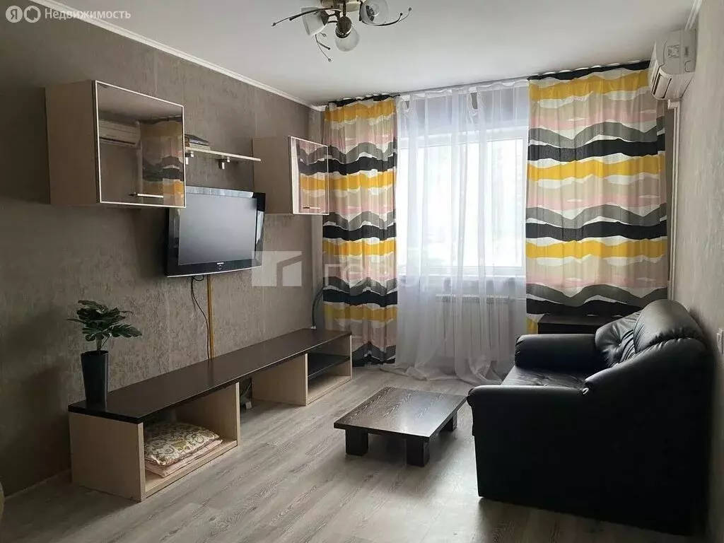 1-комнатная квартира: Барнаул, Молодёжная улица, 16 (32 м) - Фото 1