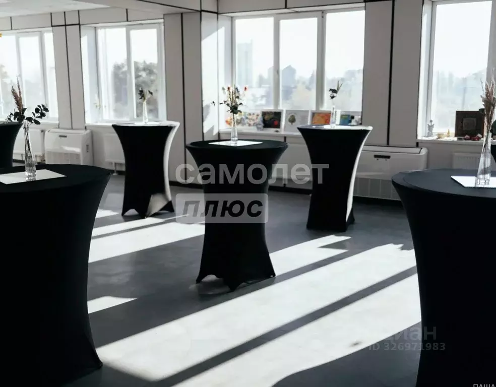 Помещение свободного назначения в Курская область, Курск просп. ... - Фото 1