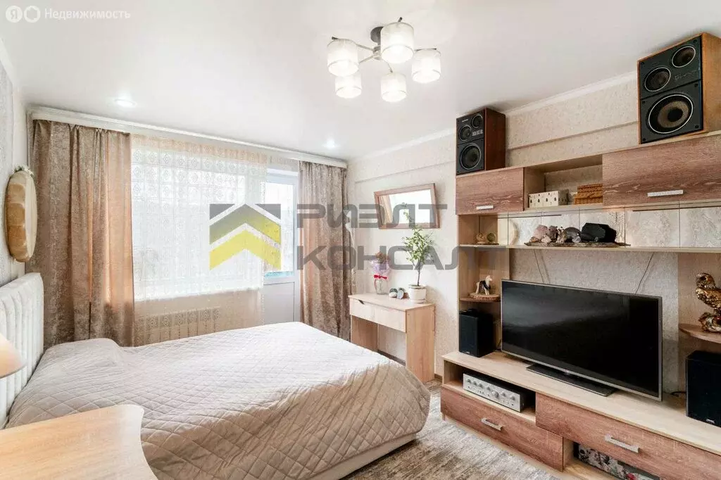 2-комнатная квартира: Омск, улица Туполева, 3Б (45 м) - Фото 1