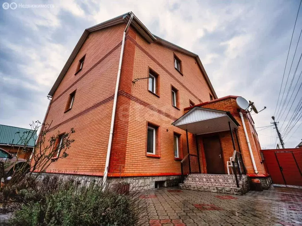 Дом в Молодёжное, Ялтинская улица (348 м) - Фото 1