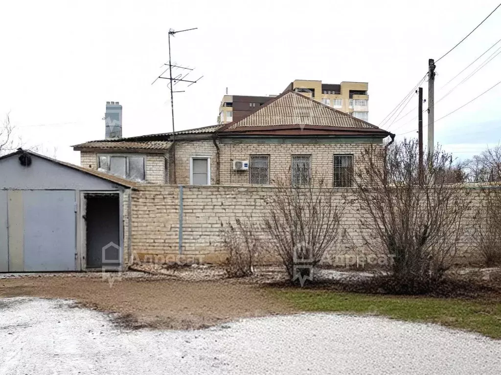 Дом в Волгоградская область, Волгоград Карская ул. (132 м) - Фото 0