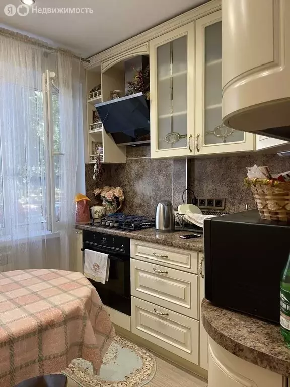 3-комнатная квартира: Нижний Новгород, Березовская улица, 97 (63 м) - Фото 0