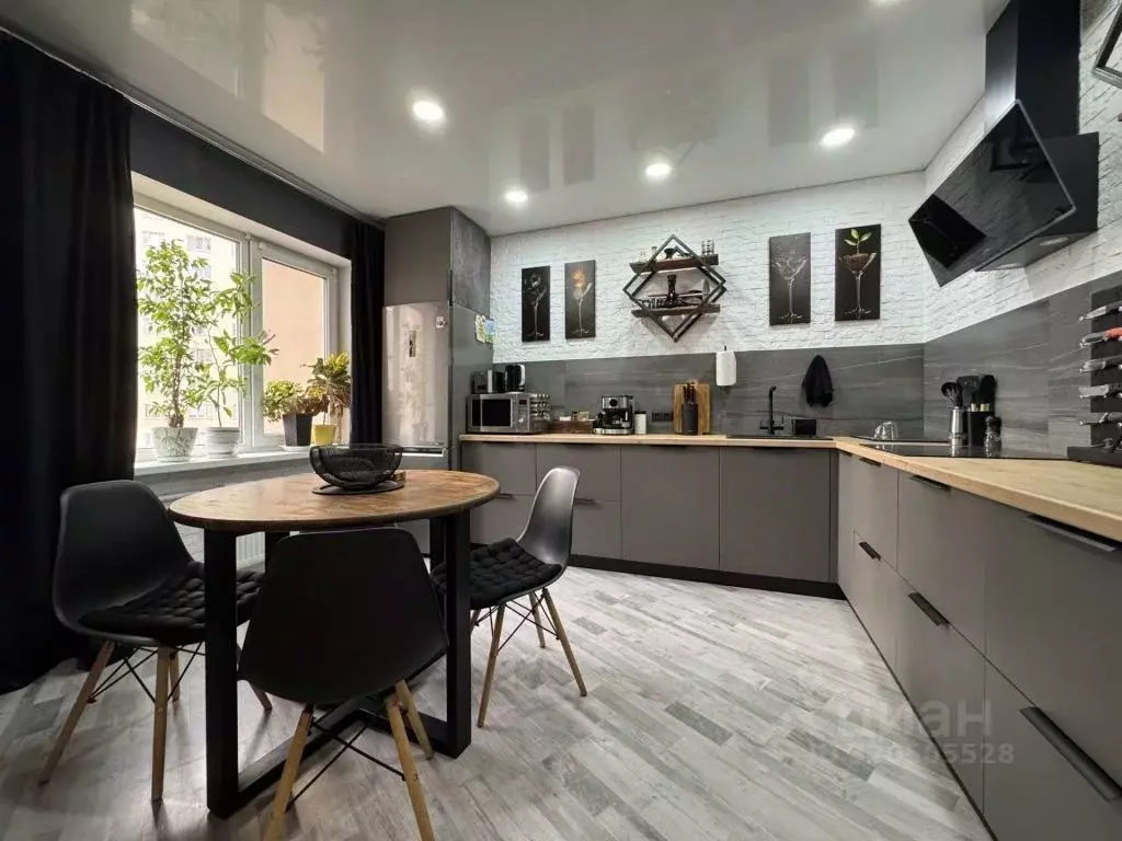 3-к кв. Саратовская область, Саратов Лунная ул., 30А (81.0 м) - Фото 1