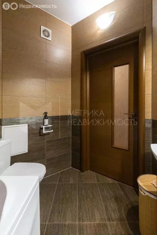 2-комнатная квартира: Тюмень, улица Василия Гольцова, 9 (55.2 м) - Фото 0