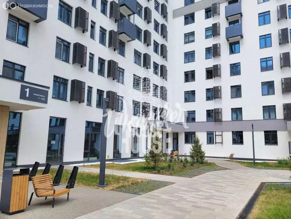 2-комнатная квартира: Тюмень, Харьковская улица, 74 (58.7 м) - Фото 1