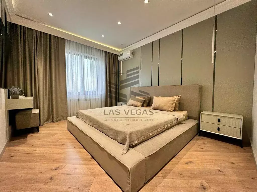 4-к кв. Татарстан, Казань ул. Оренбургский Тракт, 8Д (125.0 м) - Фото 0