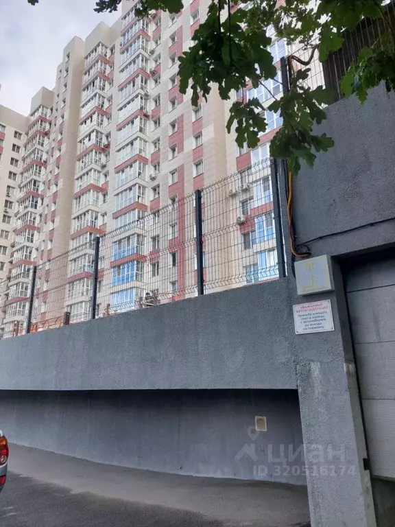 Гараж в Алтайский край, Барнаул Молодежная ул., 136 (15 м) - Фото 1