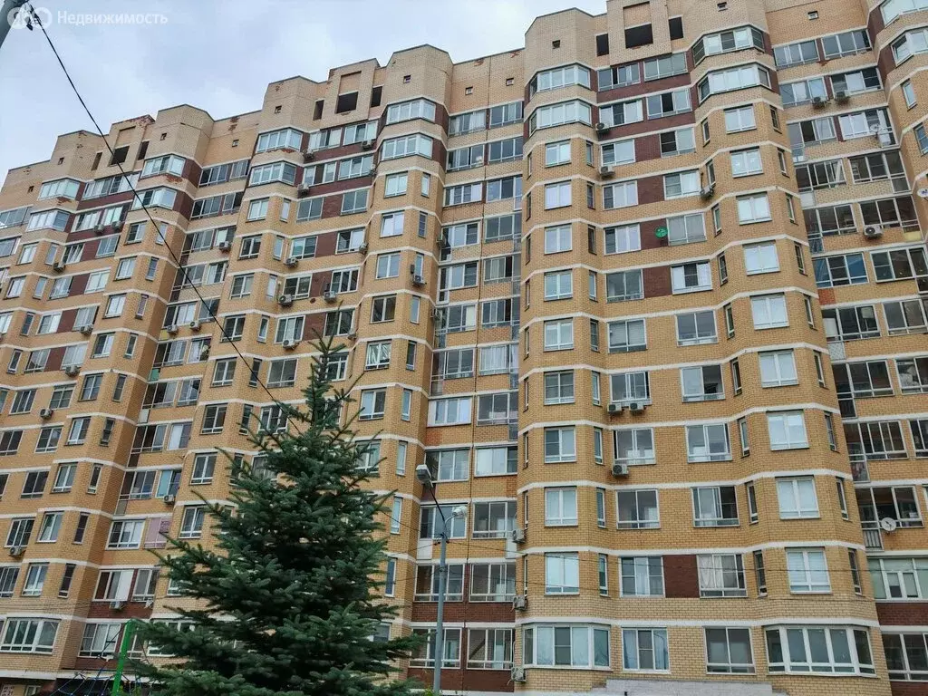 3-комнатная квартира: Лобня, Свободный проезд, 7 (90 м) - Фото 1