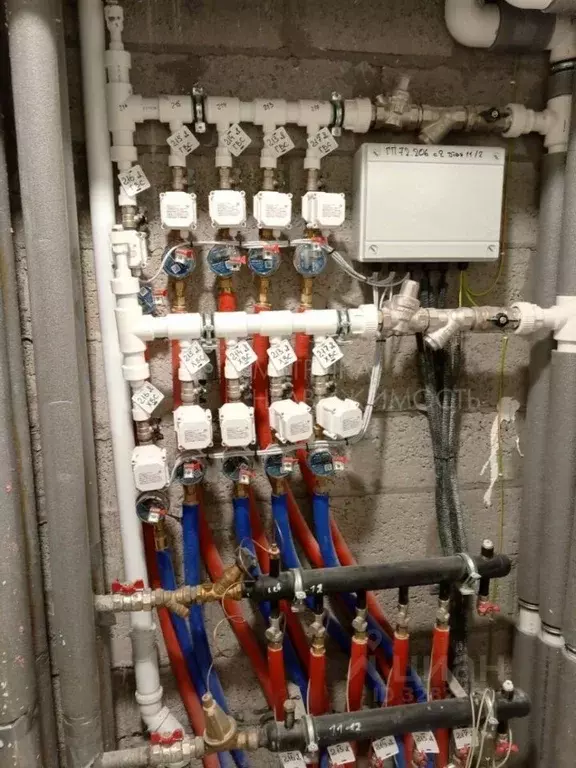 3-к кв. Тюменская область, Тюмень ул. Арктическая, 16 (82.0 м) - Фото 1