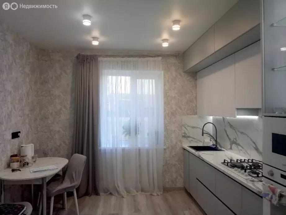 Дом в посёлок Веселовка, Гвардейская улица (300 м) - Фото 2