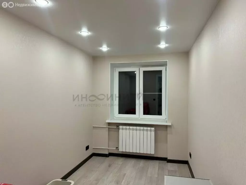 3-комнатная квартира: Лобня, Мирная улица, 16 (56 м) - Фото 1