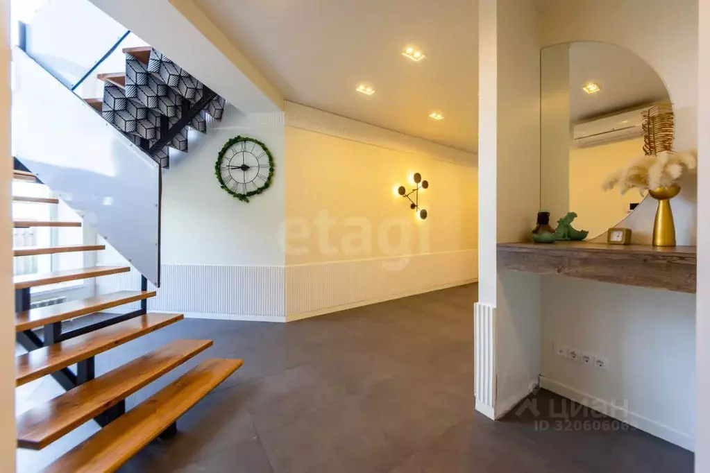 Дом в Хабаровский край, Хабаровск Голубичная ул., 11 (212 м) - Фото 2