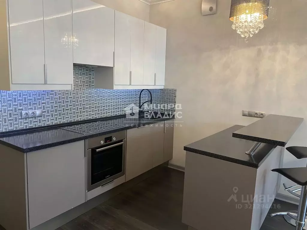 2-к кв. Омская область, Омск наб. Тухачевского, 16 (55.7 м) - Фото 1