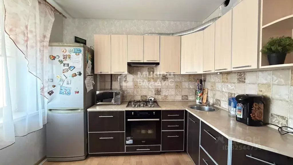 3-к кв. Омская область, Омск ул. Малиновского, 14к1 (62.6 м) - Фото 1