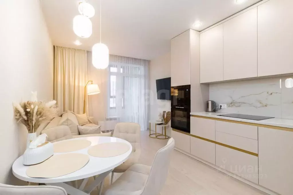 2-к кв. Тюменская область, Тюмень ул. Первооткрывателей, 9 (59.9 м) - Фото 0