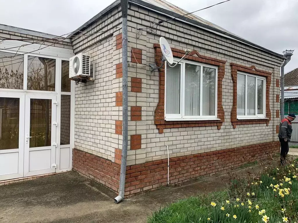 Дом в Краснодарский край, Кореновский район, Дядьковская ст-ца ... - Фото 2