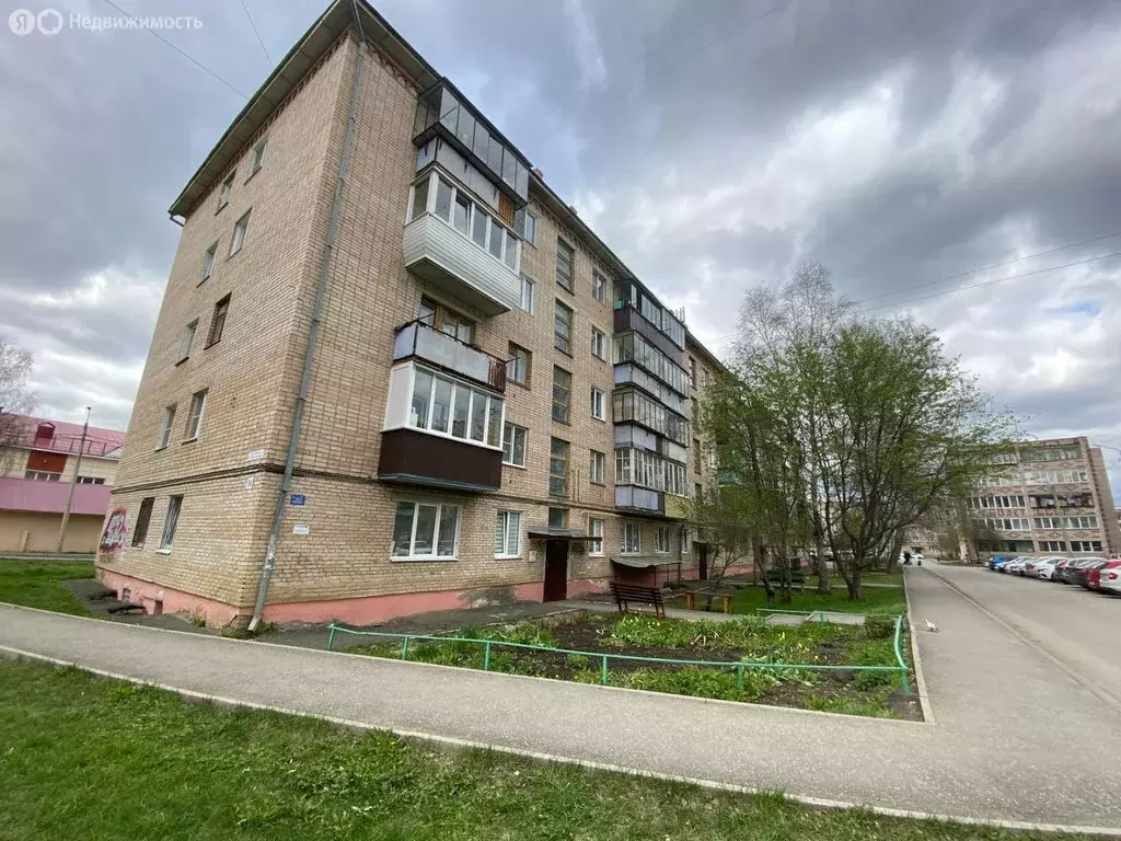 2-комнатная квартира: Белорецк, улица Карла Маркса, 86 (41 м) - Фото 0